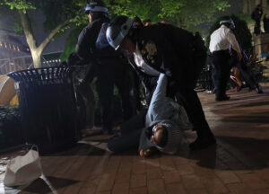 Police officers intervene the pro-Palestinian student protesters in Columbia University